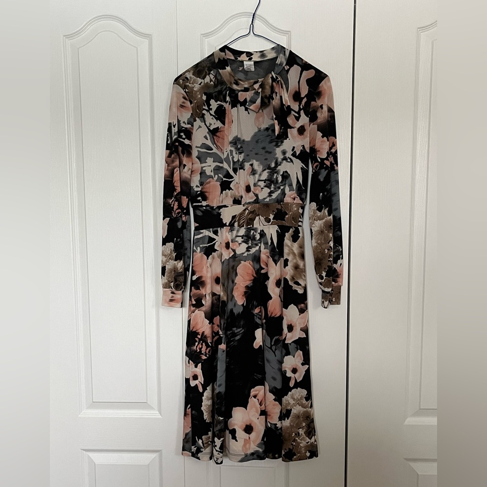 🇨🇦 Mandala Designs Long sleeved dress size xs